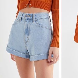 Levi’s Mom Shorts